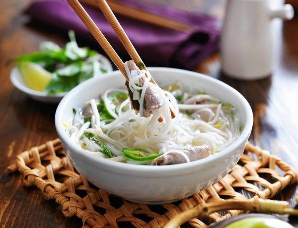 What's the Key to a Flavorful and Authentic Vietnamese Pho with Beef Broth?
